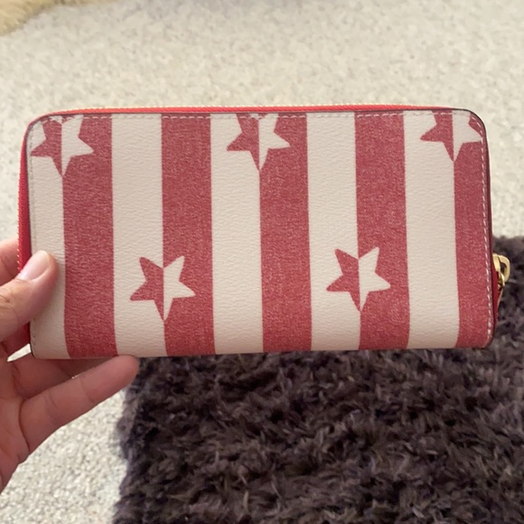 BNWOT authentic Coach wallet - Picture 2 of 7